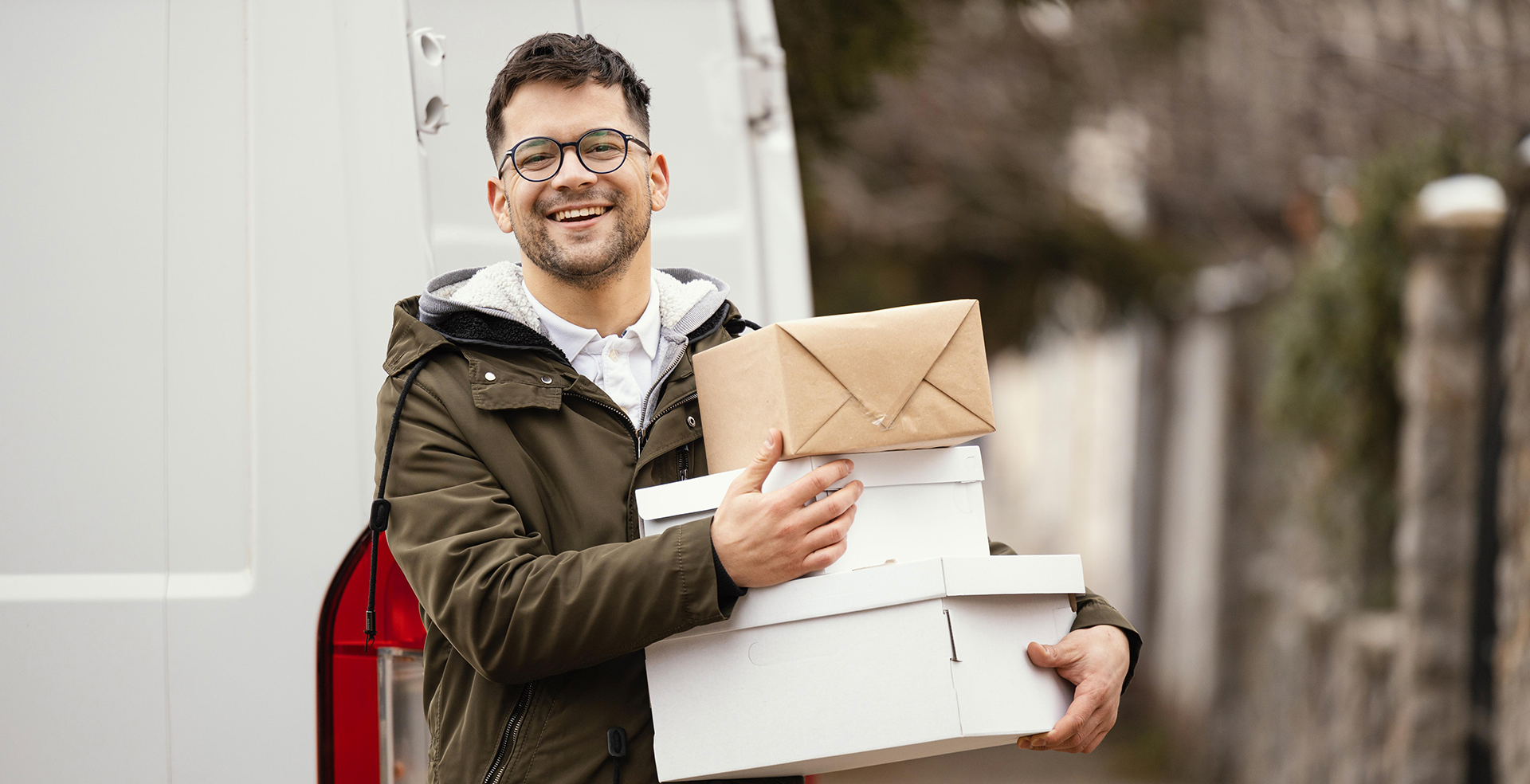 delivery-male-with-packages
